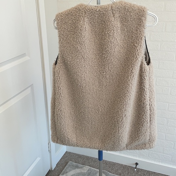 Wilfred Chatou Sherpa vest - Picture 4 of 4